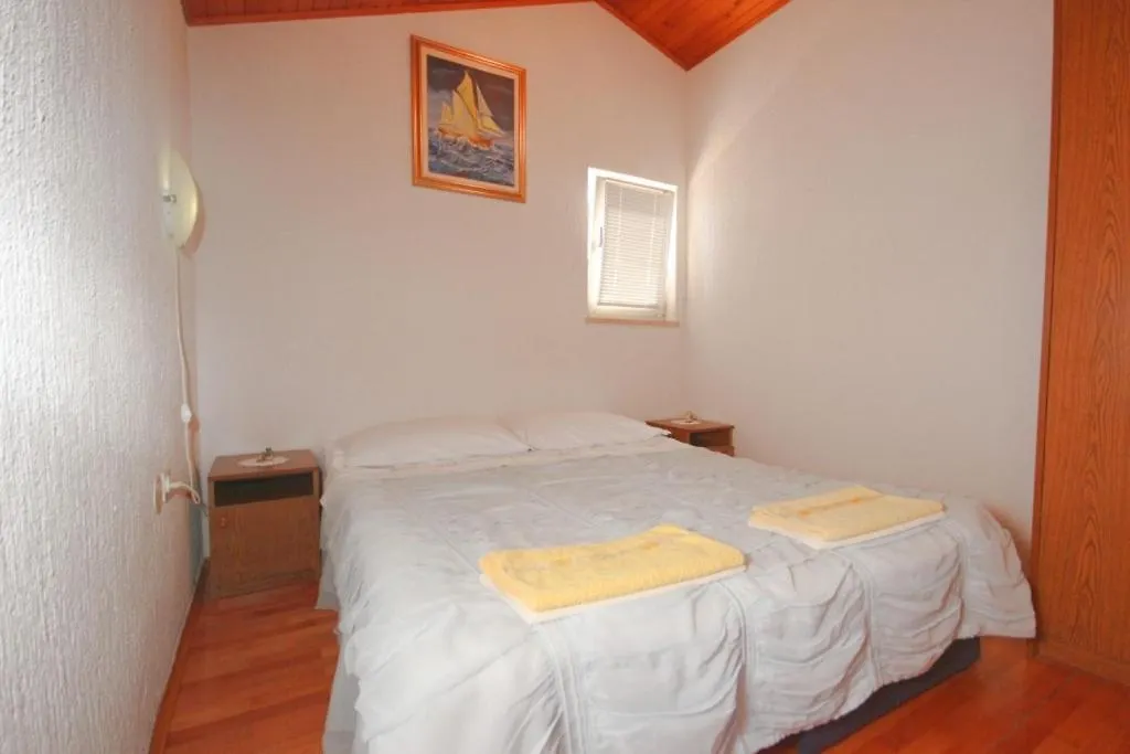 Apartments With A Parking Space Pula - 7203