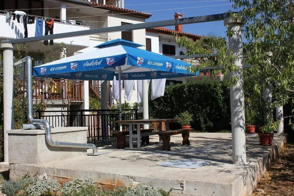 Apartments With A Parking Space Pula - 7203 Хорватия